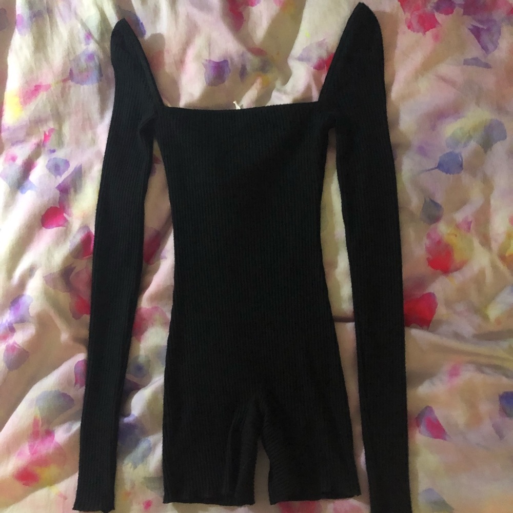 ARE YOU AM I BLACK ANKE ROMPER